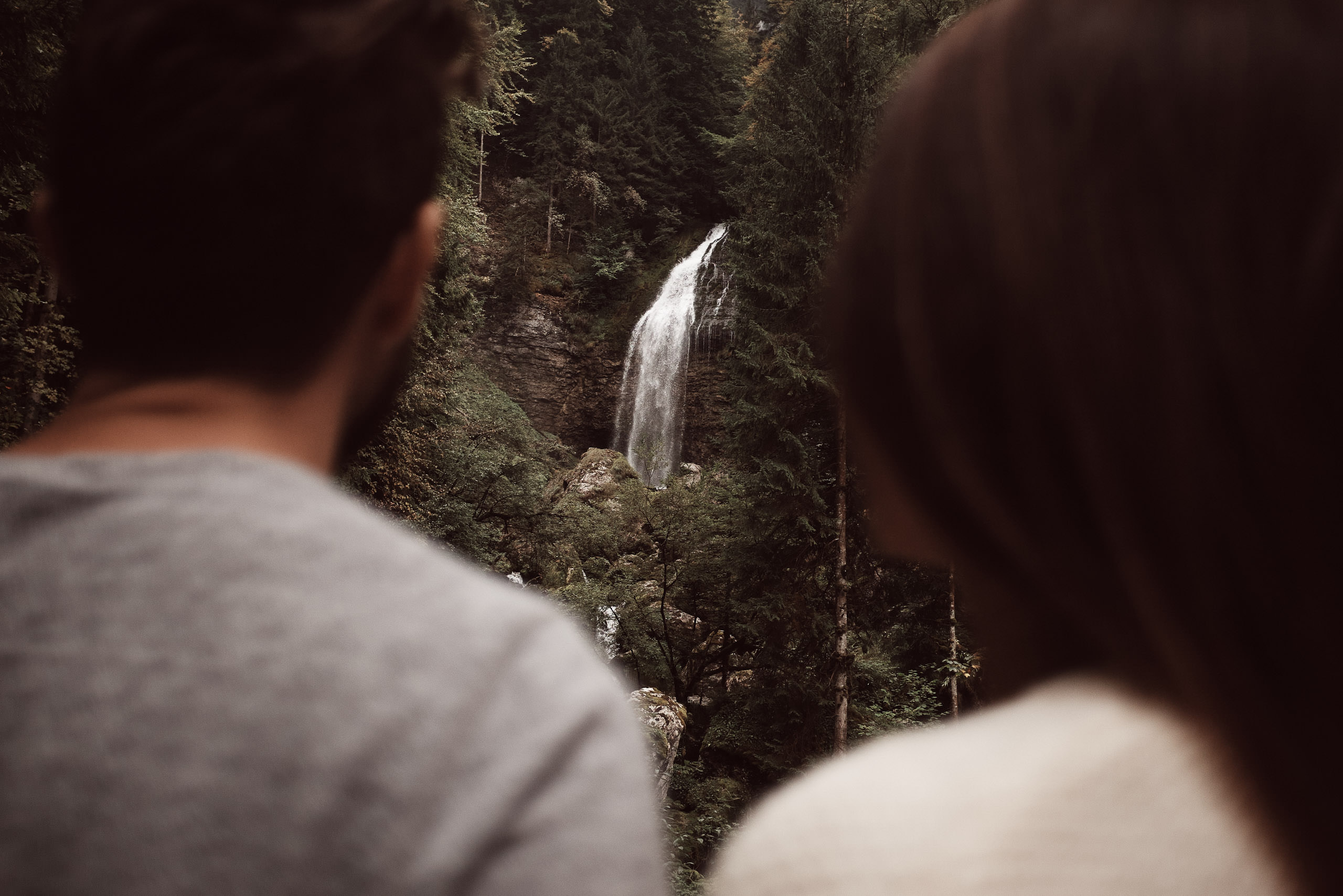 Séance photo de couple en Chartreuse au cirque de Saint Même