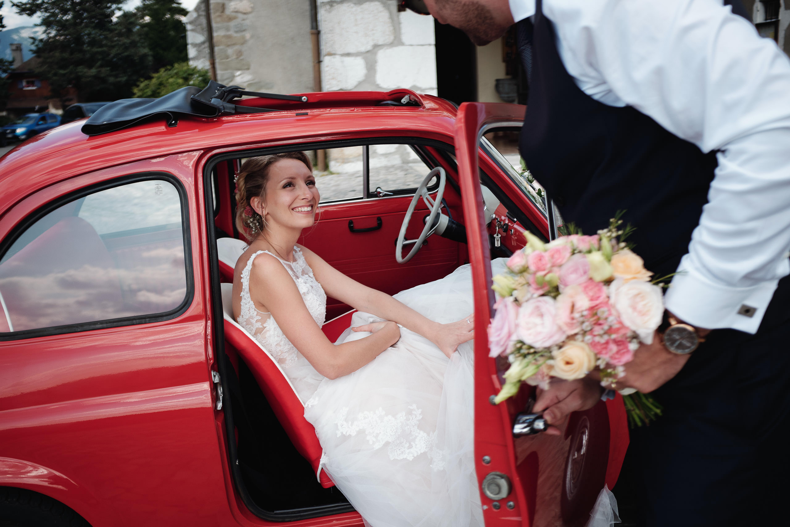 Fiat 500 rouge - Photographe mariage à Annecy