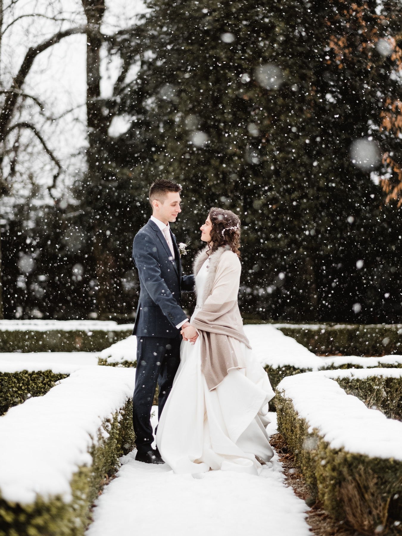 Un mariage sous la neige en hiver au Domaine des Saints Pères