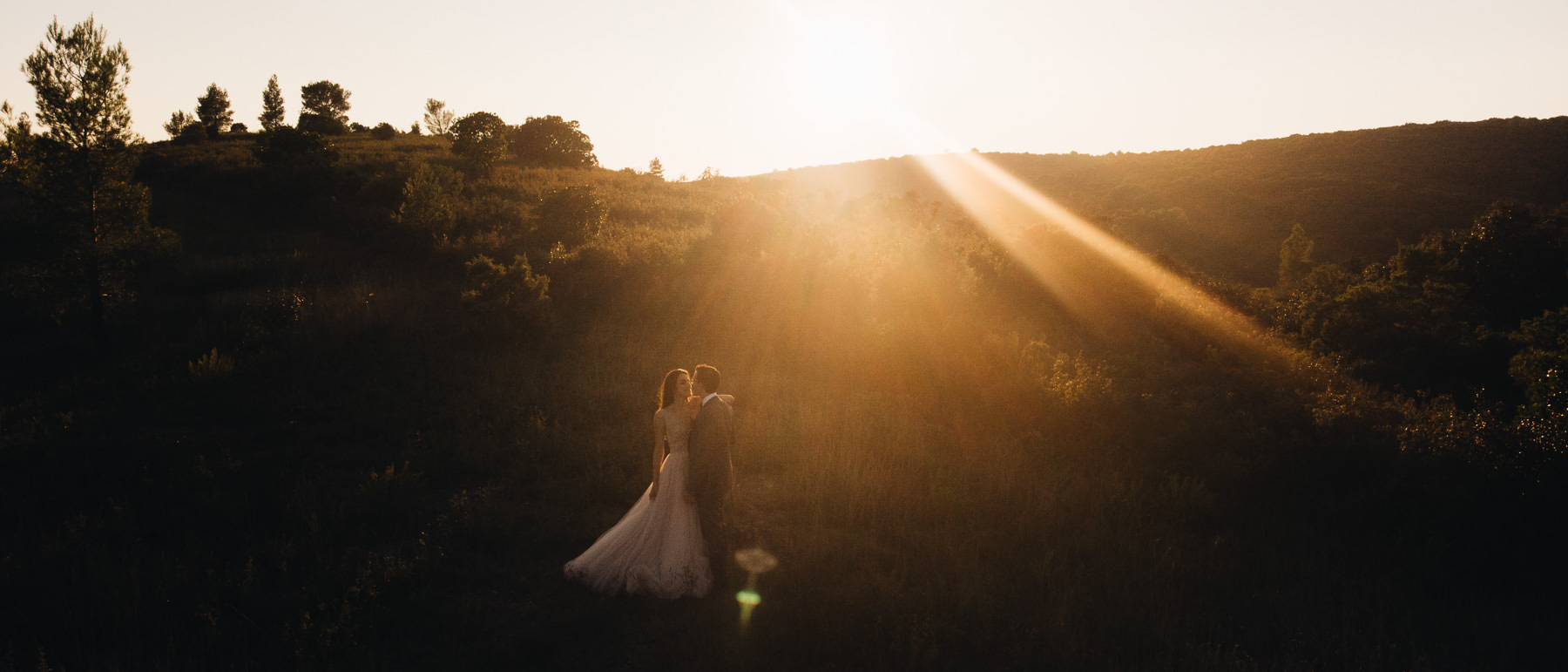 Photo au drone au couché du Soleil, photographe mariage Montpellier